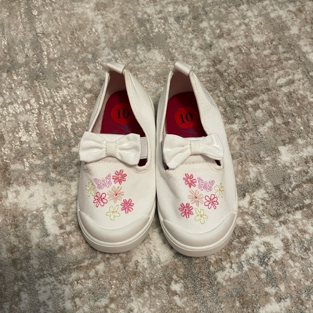 Blowfish Malibu Charming White Floral Bow Kids Casual Shoes size 10C-NWT